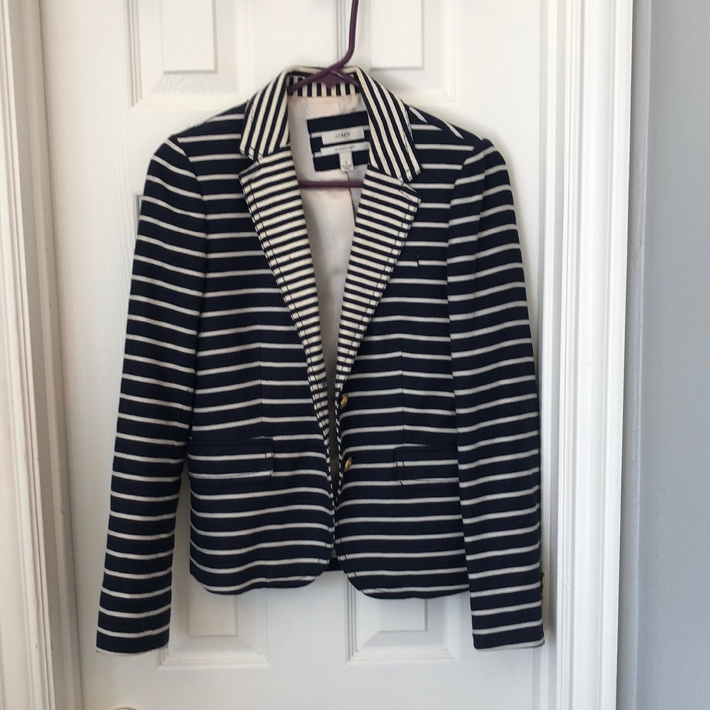 Size 2 J crew schoolboy blazer.